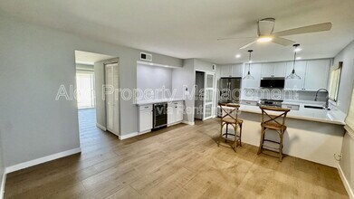 8516 E McDonald Dr in Scottsdale, AZ - Building Photo - Building Photo