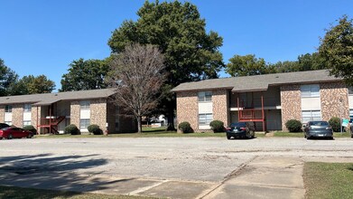 389 N Hollywood Ave in Blytheville, AR - Building Photo - Building Photo