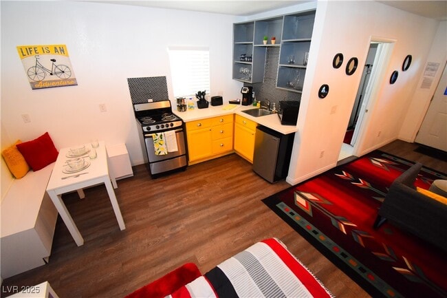 308 S 10th St in Las Vegas, NV - Building Photo - Building Photo