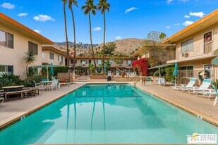 22900 S Palm Canyon Dr in Palm Springs, CA - Building Photo