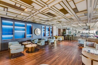 6801 Collins Ave, Unit 920 in Miami Beach, FL - Building Photo - Building Photo