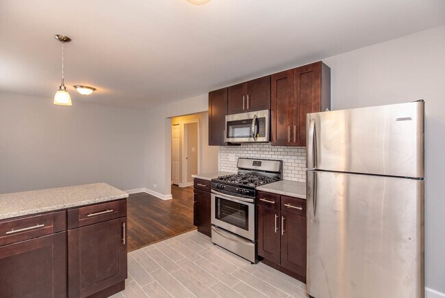 6801 N Ridge Blvd in Chicago, IL - Building Photo - Building Photo