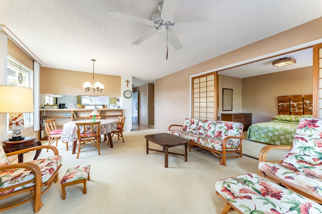 569 Keolu Dr in Kailua, HI - Building Photo