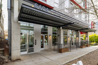 1 bedroom + den in Seattle, WA - Building Photo - Building Photo