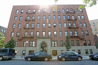 49-57 Seaman Ave in New York, NY - Foto de edificio - Building Photo