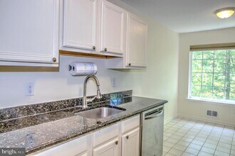 12 Taft Ct in Princeton, NJ - Building Photo - Building Photo