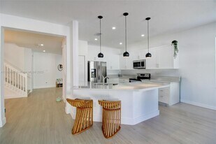 21016 NE 2nd Ct in North Miami Beach, FL - Building Photo