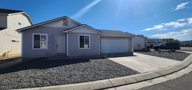 property at 2839 1/2 Morningside Ct