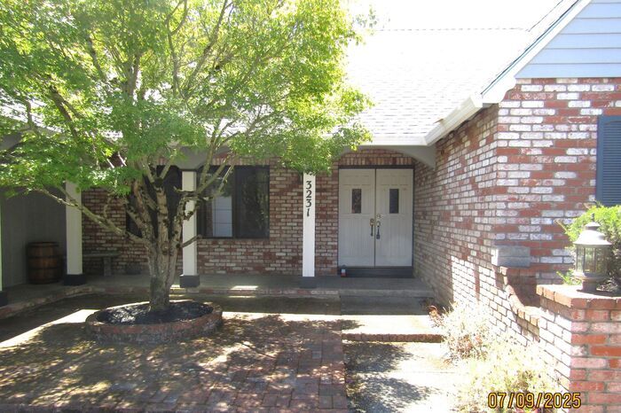 3231 Cobblestone Dr in Santa Rosa, CA - Building Photo