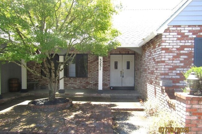 property at 3231 Cobblestone Dr