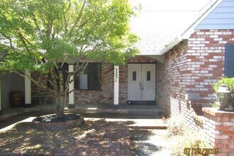 3231 Cobblestone Dr in Santa Rosa, CA - Building Photo - Building Photo