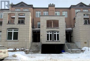 185 Cumberland St in Ottawa, ON - Building Photo