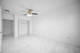 411 SW 34th Ave, Unit 2 in Miami, FL - Building Photo - Building Photo