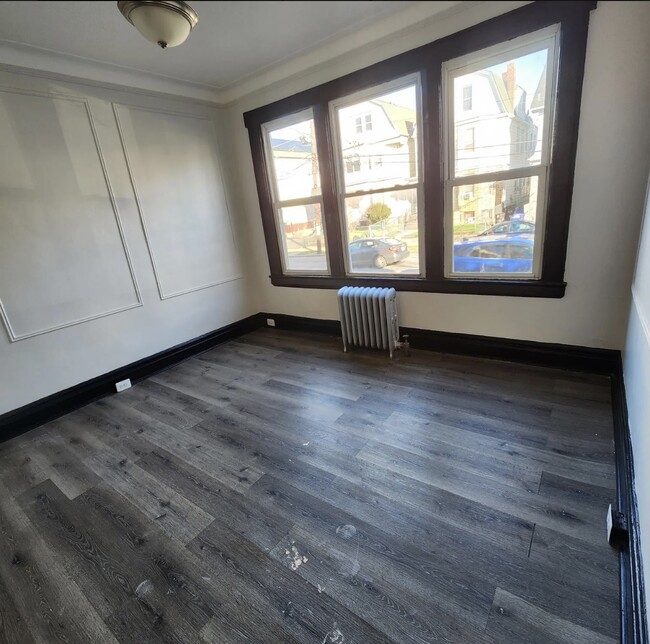916 Grove St, Unit 3A in Irvington, NJ - Foto de edificio - Building Photo