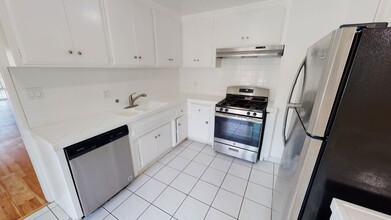 621 S. Osage in Inglewood, CA - Foto de edificio - Interior Photo