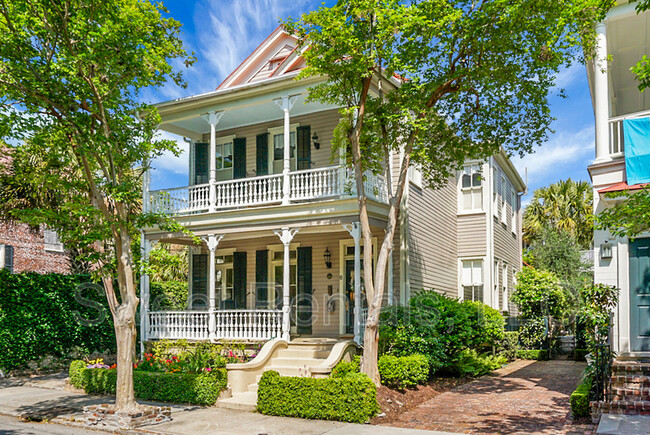 6 Wentworth St in Charleston, SC - Foto de edificio - Building Photo