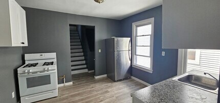 79 Clifford St, Unit 2 in Bridgeport, CT - Building Photo - Building Photo