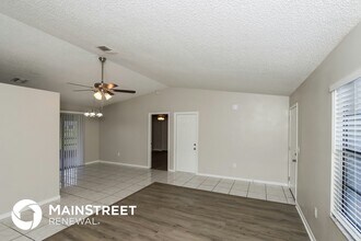 1318 Havre St NW in Palm Bay, FL - Foto de edificio - Building Photo