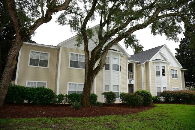 1501 N Partin Dr in Niceville, FL - Building Photo - Building Photo