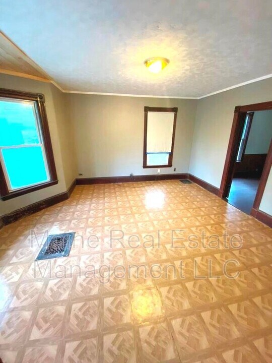 49 Highland Ave Photo