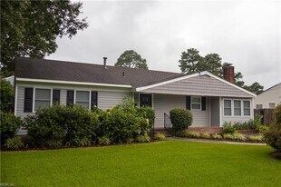 8321 Halprin Dr in Norfolk, VA - Building Photo