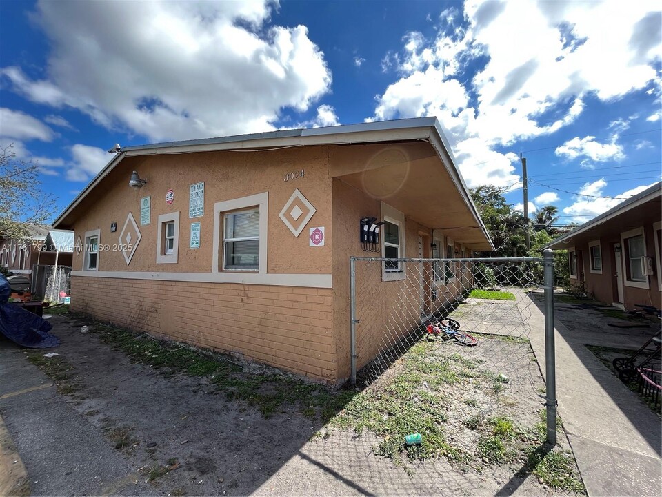 3024 NW 2nd St in Pompano Beach, FL - Building Photo