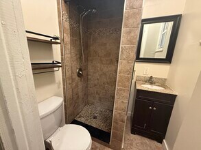 1819 W Oxford St, Unit 1 in Philadelphia, PA - Building Photo - Building Photo