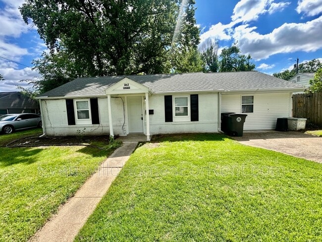 property at 304 S Congress Ave