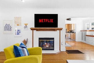 3407 N Mountain View Dr in San Diego, CA - Foto de edificio - Building Photo