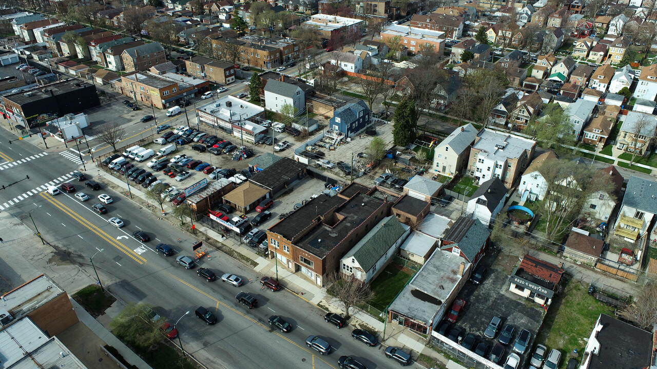 6830 S Western Ave in Chicago, IL - Building Photo