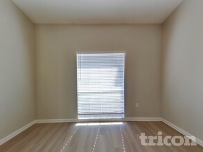 4903 Cedar Oak Way in Sarasota, FL - Building Photo - Building Photo