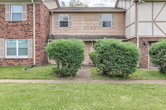 1301 Neelys Bend Rd, Unit 48 in Madison, TN - Building Photo - Building Photo