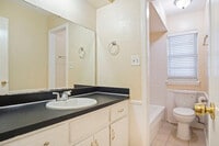 1605 Chamblee Dr photo'