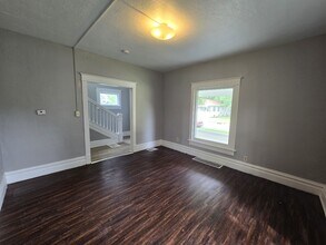 833 Dawson St in Waterloo, IA - Building Photo - Building Photo