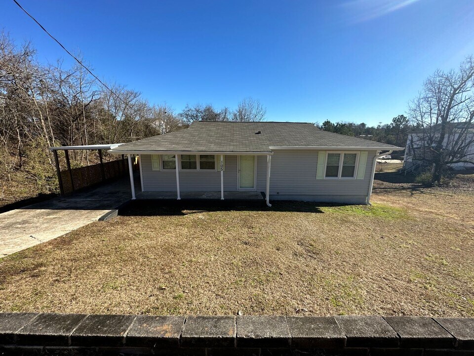 105 Main St in Fultondale, AL - Building Photo