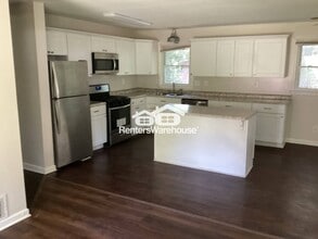 1017 Oakton Dr SW in Marietta, GA - Building Photo - Building Photo