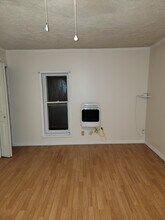 319 S Main St in Prospect, OH - Foto de edificio - Building Photo