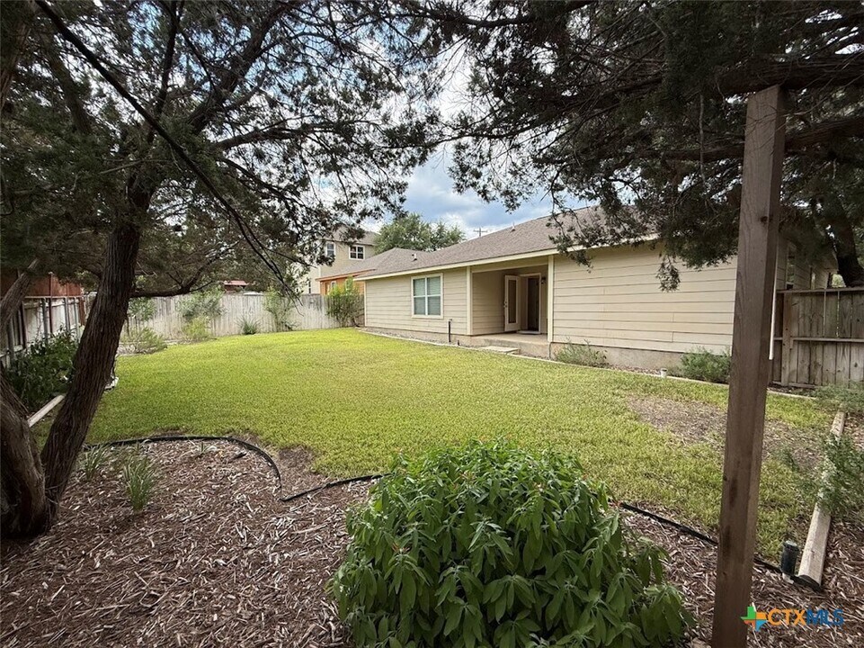 1608 Lakeview Dr in Canyon Lake, TX - Building Photo