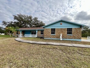 6604 Flicker Ct in Seffner, FL - Building Photo - Building Photo