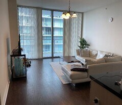 79 SW 12th St, Unit 3609 in Miami, FL - Building Photo