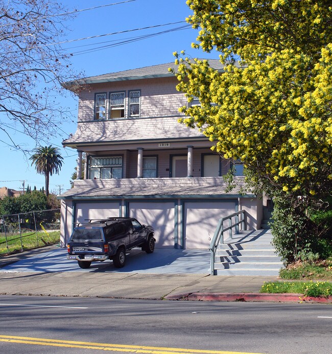 1215 Lincoln Ave in San Rafael, CA - Foto de edificio - Building Photo