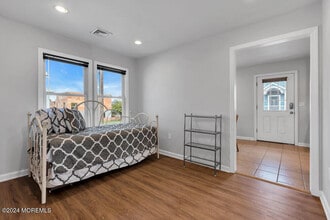 27 Arnold Ave in Point Pleasant Beach, NJ - Building Photo - Building Photo