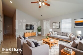 317 Melissa Dr in Lehigh Acres, FL - Building Photo - Building Photo