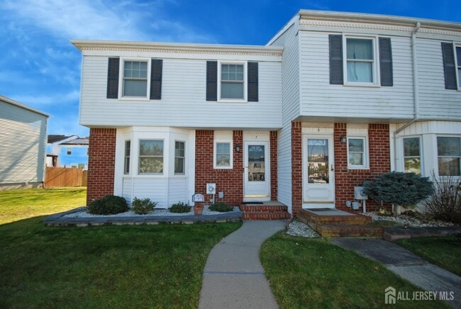 7 Gardenia Ct in Sayreville, NJ - Building Photo - Building Photo