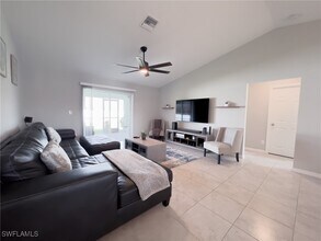 1904 NE 4th Pl in Cape Coral, FL - Building Photo - Building Photo