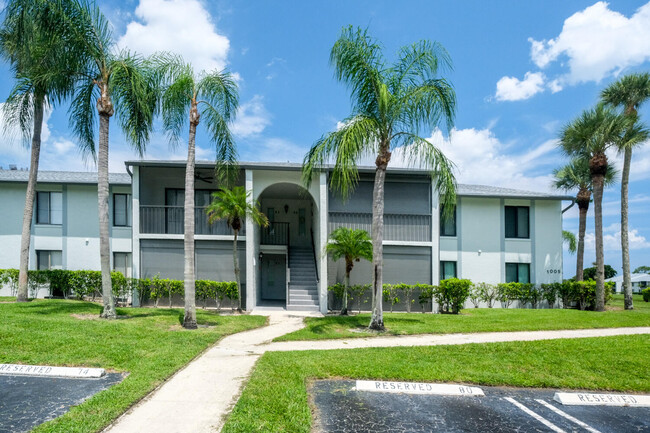 1005 Green Pine Blvd in West Palm Beach, FL - Building Photo - Building Photo