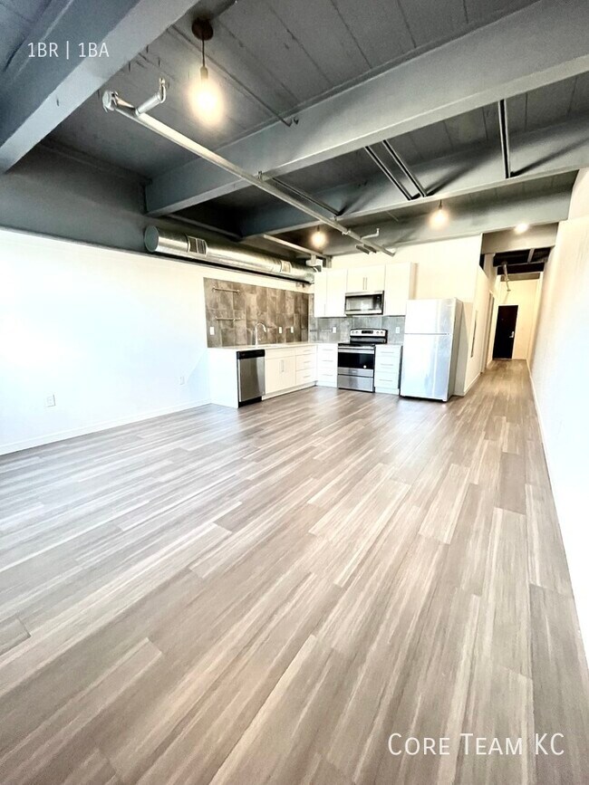 1180 E 30th St in Kansas City, MO - Building Photo - Building Photo