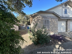 8909 Spg Crst Dr in San Antonio, TX - Building Photo - Building Photo