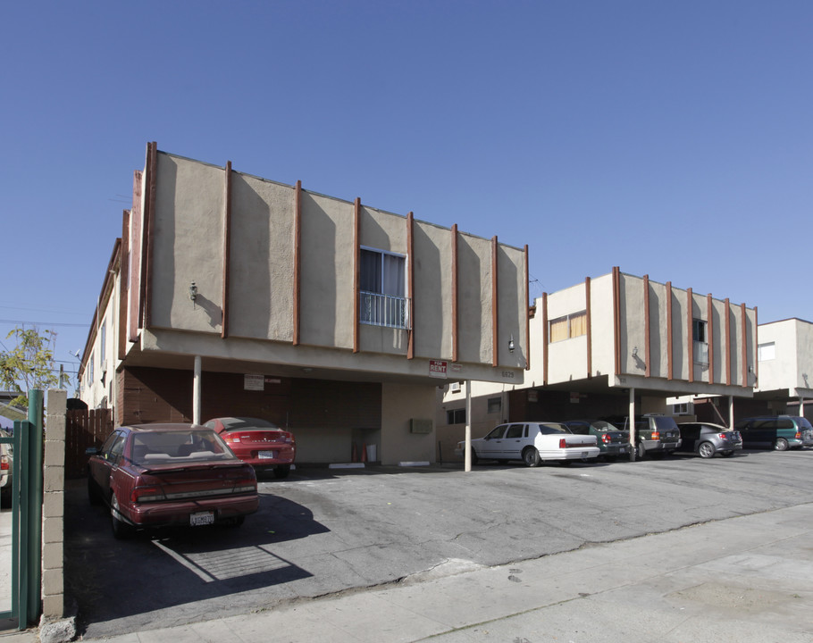 6629-6635 Beck Ave in North Hollywood, CA - Building Photo