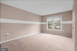 11970 Artery Dr in Fairfax, VA - Building Photo - Building Photo